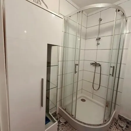 W Pobliżu Piotrkowskiej, Własny Parking, Parter, Bez Sąsiadów, Spokój I Wygoda Apartament Łódź