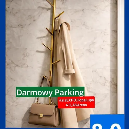 W Centrum-w Poblizu Piotrkowskiej-targow Expo-hopa-lupa-atlas Areny- Nowo Wyremontowany-na Wylacznosc-wyposazony-parter-parking Darmowy Wlasny Pod Wlasnym Oknem-doskonala Lokalizacja-bez Sasiadow! Wygoda I Prywatnosc! *